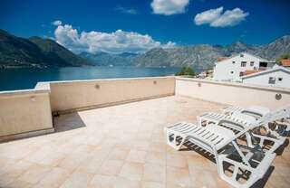 Апартаменты Apartments Ivardić Котор Номер-студио (терраса с видом на море)-4