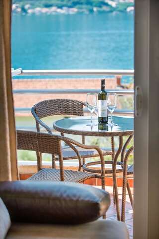 Апартаменты Apartments Ivardić Котор Двухуровневые апартаменты с балконом с видом на море-3